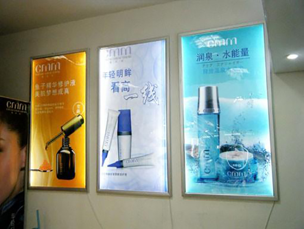 燈箱布與寫真布、噴繪布怎么區(qū)分？